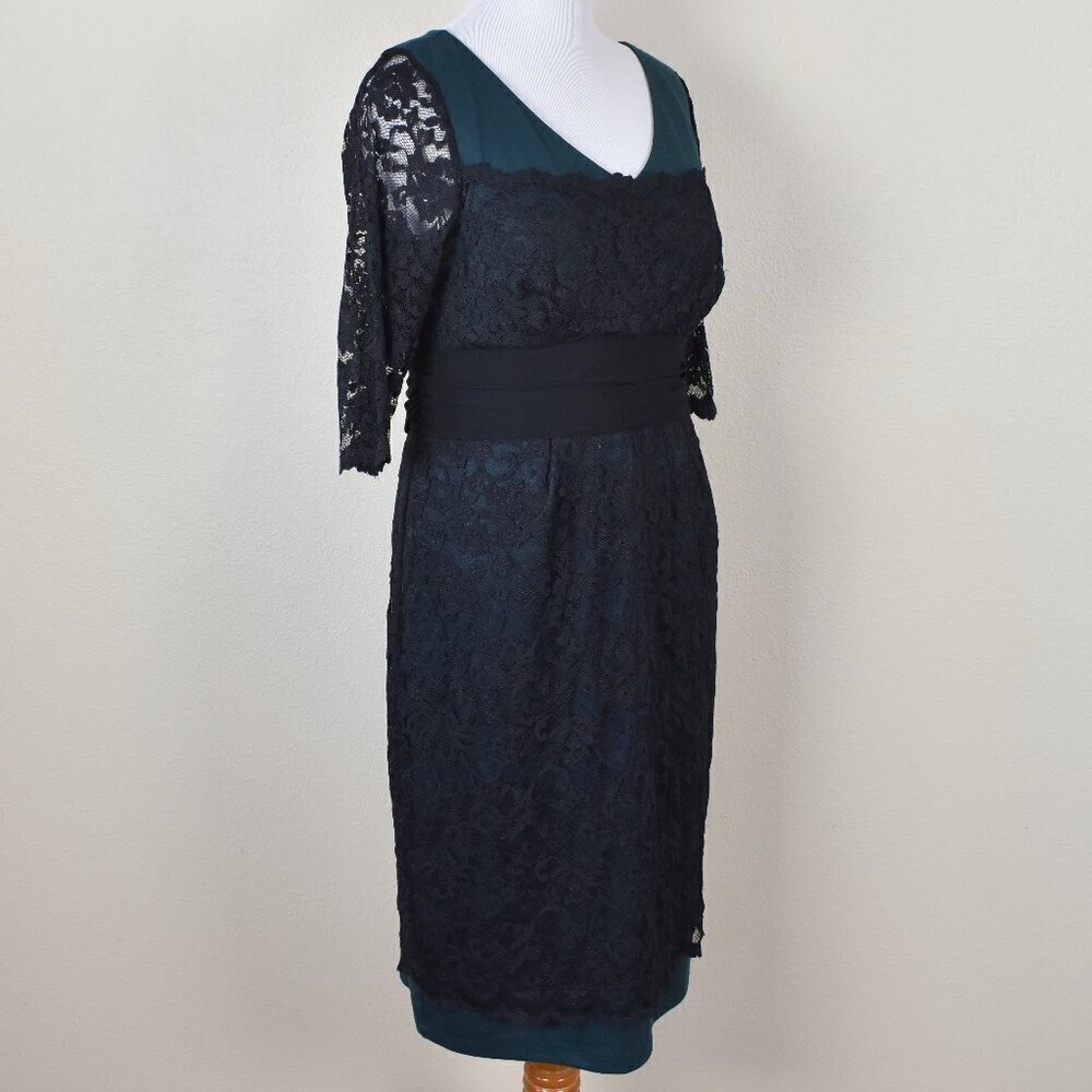 Kiyonna Lace Overlay Bodycon Dress - 1 - Picture 7 of 8